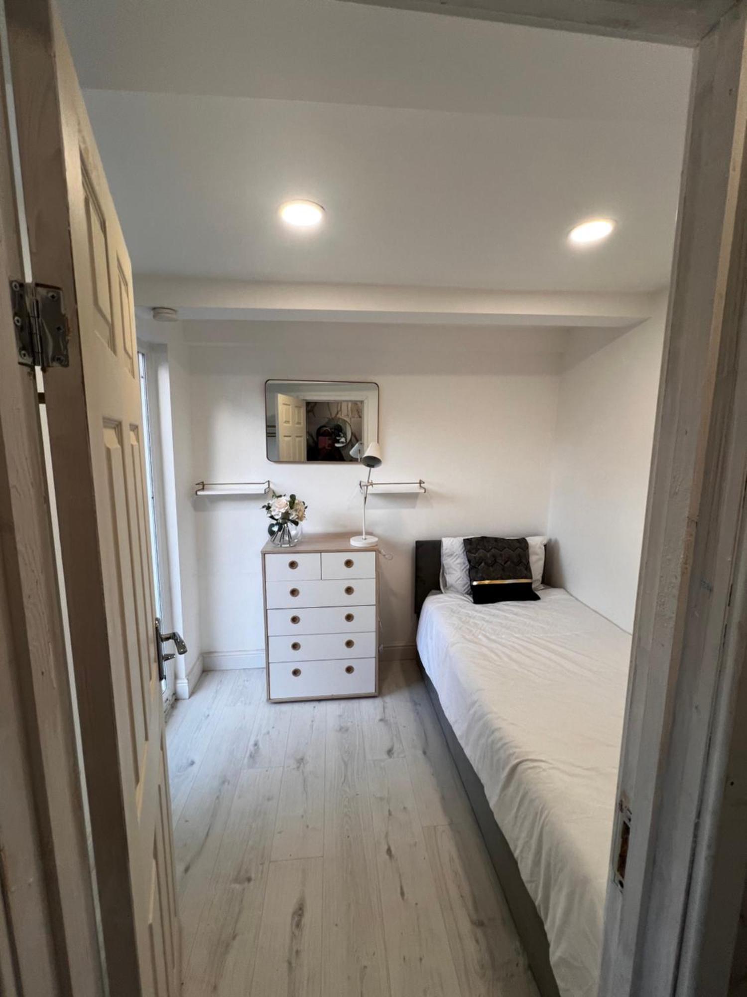 Lovely Ensuite Room In Corby Rockingham Ngoại thất bức ảnh