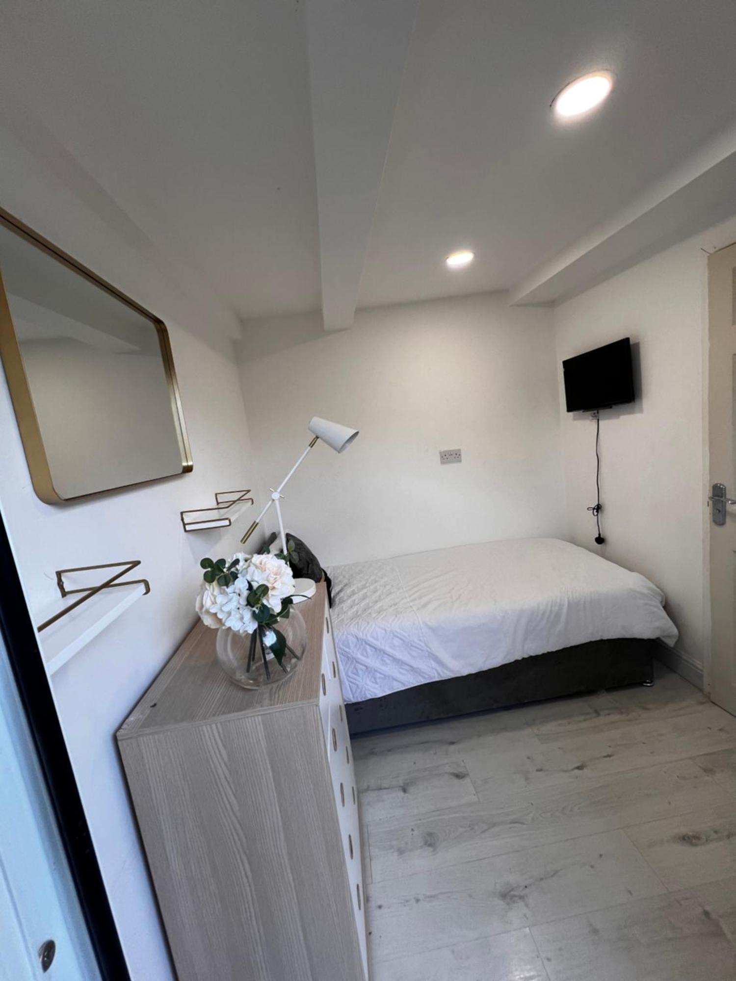 Lovely Ensuite Room In Corby Rockingham Ngoại thất bức ảnh